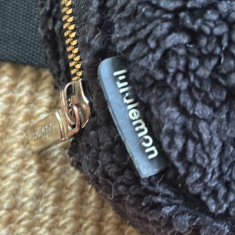 Lululemon Black Fleece Sherpa Belt Bag- Gold Hardware - Picture 5 of 7